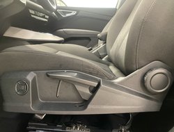 Q4 Sportback 50 quattro e-tron Basis AUT Navi LM