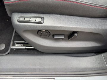 Kodiaq 2.0 TSI DSG 4x4 RS DCC ACC AHK AUT Nav 360 – Bild 9