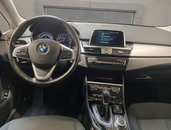 225 Active Tourer xe e  Advantage Pano AUT Navi