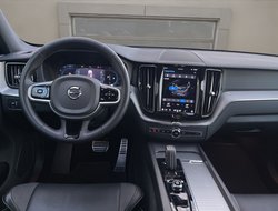 XC60 B4 (Diesel)- R Design AHK AUT Kam. Navi LED