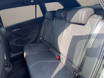 Superb Combi Sportline iV DCC Pano AHK Navi eHeck – Bild 18