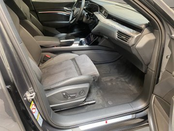 Q8 e-tron Sportback  50 quattro S-Line S-line LM – Bild 18