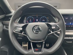 Octavia Combi 2.0 TSI RS DCC ACC AUT Navi HUD LM