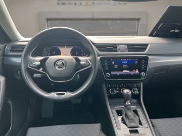 Superb Combi 2.0 TDI Style ACC AUT Navi Virtual – Bild 15