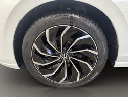 Golf VIII 2.0 TDI Life AHK AUT Kam. Navi Virtual