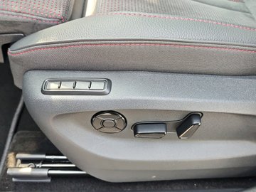 Kodiaq 2.0 TSI 4x4 W RS DCC ACC AHK AUT Navi 360 – Bild 9