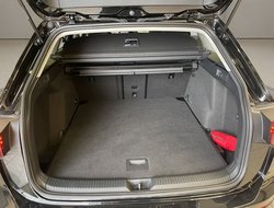 Golf VIII Variant 1.5 eTSI  85 kW Life ACC AHK