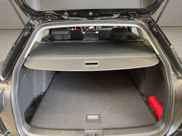 Golf VIII Variant 1.5 eTSI  W Life ACC AHK AUT – Bild 17