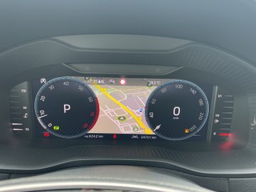 Karoq 1.5 TSI ACT Tour AHK AUT Kam. Navi Virtual – Bild 11