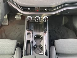 Superb Combi Sportline DCC Pano AHK Traveller