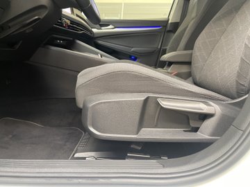 Golf VIII 1.0 eTSI Life ACC AUT Kam. Navi LED LM – Bild 10
