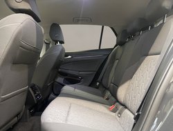 Golf VIII 1.0 eTSI Move ACC AUT Kam. Navi LED LM