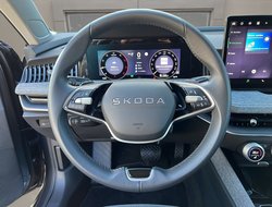 Superb Combi 2.0 TDI W Selection ACC AHK AUT HUD