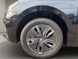 Fabia 1.0 TSI Tour ACC AUTO Kamera Navi DynLicht