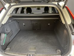 XC60 B5 (E6e) Ultra Dark ACC AHK AUT Kam. Leder