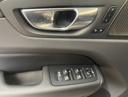 XC60 B5 (E6e) Ultra Dark ACC AHK AUT Kam. Navi