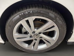 Golf VIII Variant 1.5 eTSI R-Line R-Line IQLight