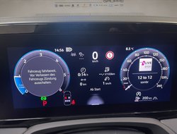 Passat Business 2.0 l TDI DSG DCC ACC AHK AUT LM