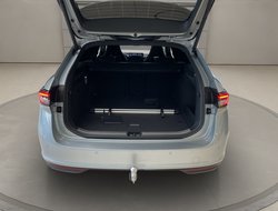 Superb Combi Sportline Navi DCC PANO AHK eHeck