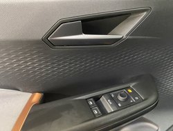 Born 150 W ACC AUT Kam. Navi Sportp. Virtual LED