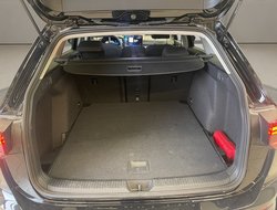 Golf VIII Variant 1.5 eTSI  W Life ACC AHK AUT