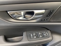 V60 Kombi T8 Twin Engine PHEV Ultimate Dark