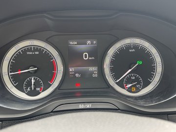 Karoq 1.5 TSI ACT Style AHK AUT Kam. Navi LED LM – Bild 11