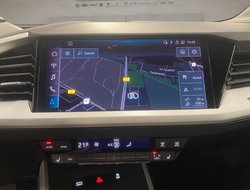 Q4 Sportback 50 quattro e-tron Basis AUT Navi LM