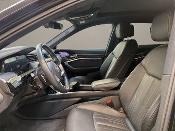 Q8 e-tron Sportback  55 quattro S-Line Pano AUT – Bild 8