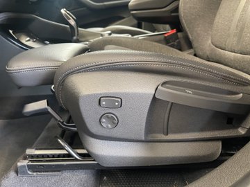 X1 sDrive 20i  Sport Line AHK AUT Kam. Navi LED – Bild 10