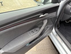 Superb Combi 2.0 TDI DSG Sportline DCC AHK Navi