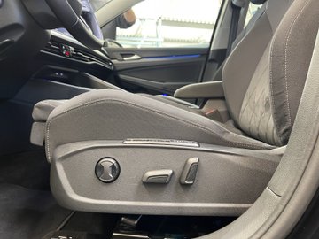 Golf VIII 2.0 TSI Style ACC AUT Virtual KlimaA. – Bild 10