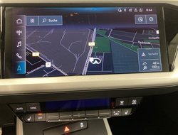 Q4 40 e-tron Basis ACC AUT Kam. Navi Pano HUD LM