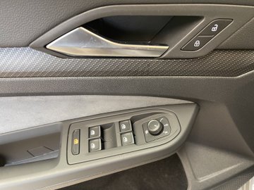 Golf VIII 2.0 TDI R-Line ACC AUT Kam. LED – Bild 9