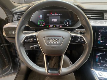 Q8 e-tron Sportback  50 quattro S-Line S-line LM – Bild 11
