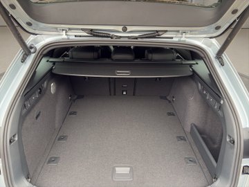 Superb Combi Sportline Navi DCC ACC AHK eSitz – Bild 19