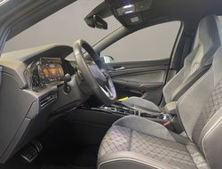 Golf VIII 1.5 eTSI R-Line R-Line AUT Kam. LED LM