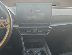 Leon 1.5 eTSI DCC ACC AUT Kam. Navi Sportp. LED