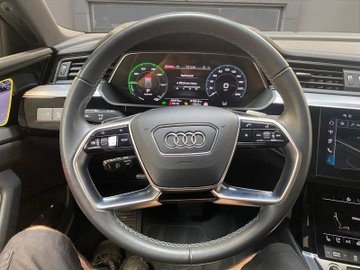 Q8 e-tron Sportback  55 quattro S-Line Pano AUT – Bild 11
