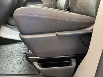T6.1 Transporter Kombi 2.0 TDI FWD AUT Navi PDC – Bild 10