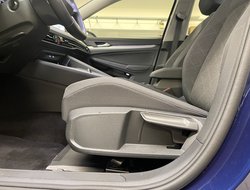 Golf VIII 1.5 eTSI Life ACC AUT Navi Pano LED LM