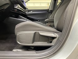 Golf VIII 1.5 eTSI Active ACC AUT Navi Virtual