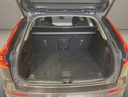 XC60 B4 Plus Dark ACC AHK AUT Kam. Navi Standh.