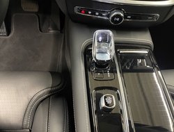 V60 Kombi T6 Twin Engine Ultra Dark Recharge ACC