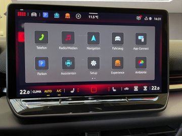 T-Roc R-Line 1.5 l eTSI OPF DSG R-Line IQLight – Bild 14