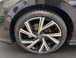 Golf VIII 2.0 TDI R-Line R-Line IQLight AUT Kam.