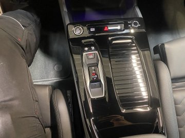 A6 e-tron Avant quattro W S-line ACC AHK AUT 360 – Bild 14