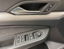 Golf VIII 1.5 eTSI Life ACC AUT Navi Pano LED LM