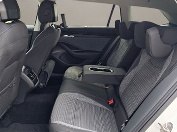 Superb Combi 1.5 TSI DSG iV DCC ACC AHK Massage – Bild 15