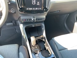 XC40 B3 Plus Black Edition ACC AHK AUT Kam. Navi